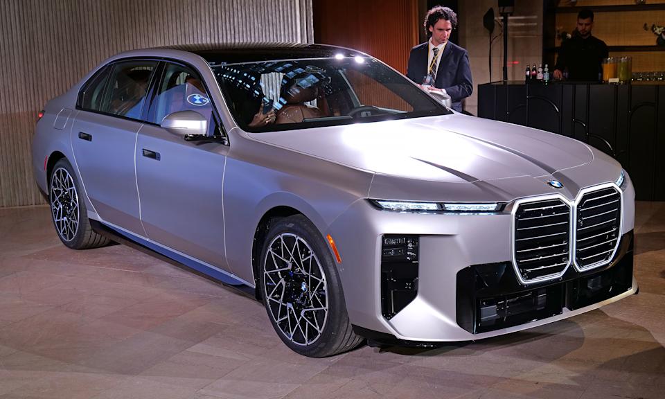 2027 BMW i7
