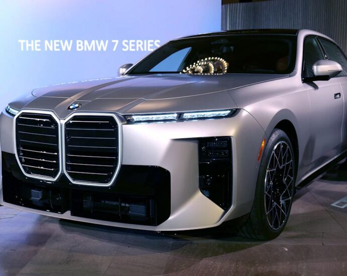 2027 BMW i7