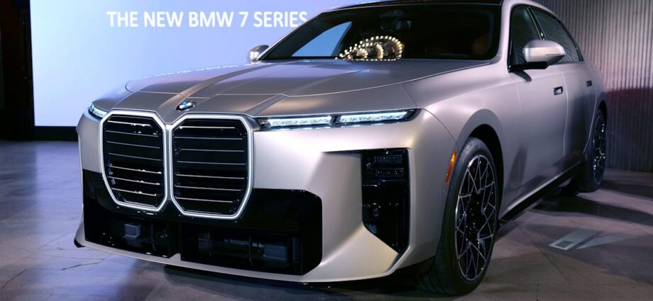 2027 BMW i7