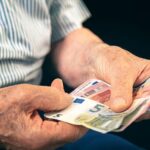 Επίδομα 300 ευρώ