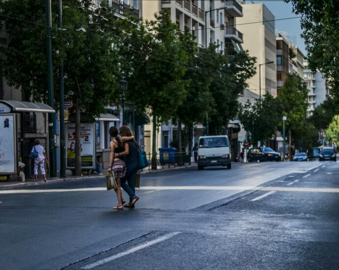 Μέτρα σε δύο δόσεις